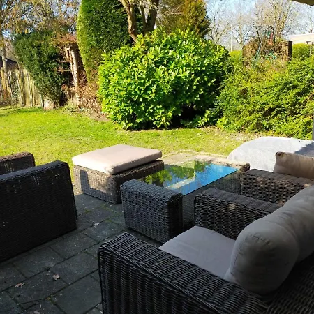 House Near Fishing Waters Casa de Férias Oude-Tonge