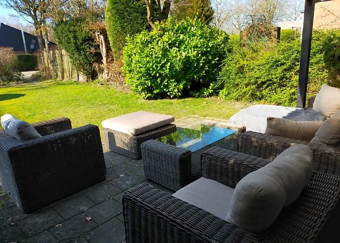 House Near Fishing Waters Holiday home Oude-Tonge