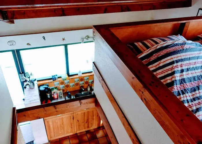 בית נופש House Near Fishing Waters Oude-Tonge