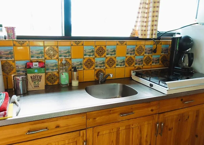 House Near Fishing Waters בית נופש *