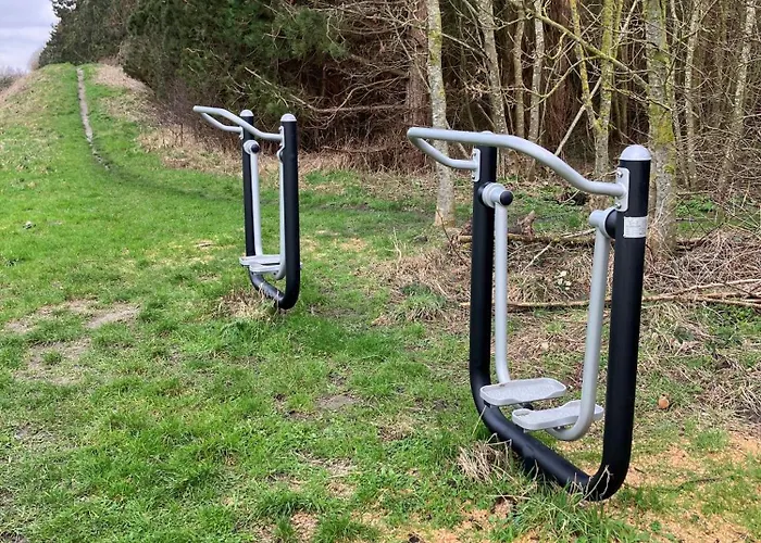 בית נופש House Near Fishing Waters Oude-Tonge