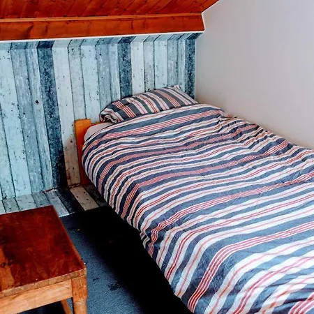 Дом отдыха House Near Fishing Waters