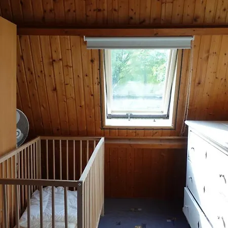 House Near Fishing Waters Дом отдыха Oude-Tonge