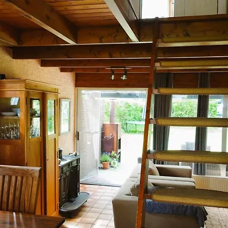 House Near Fishing Waters Дом отдыха Oude-Tonge